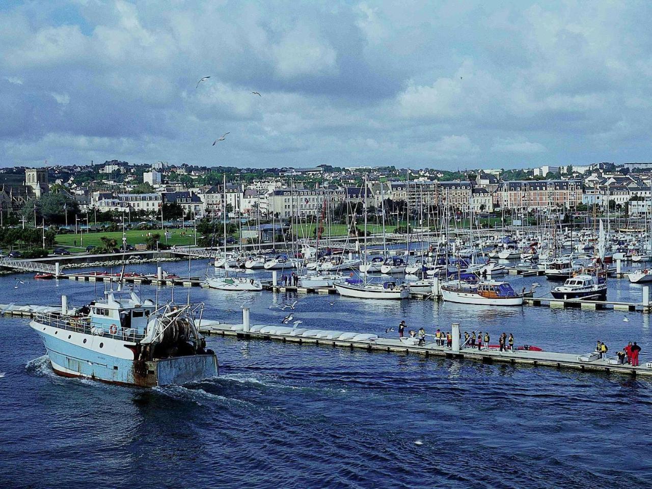 Fyl Good Ex Hotelf1 Cherbourg 투르라빌 외부 사진